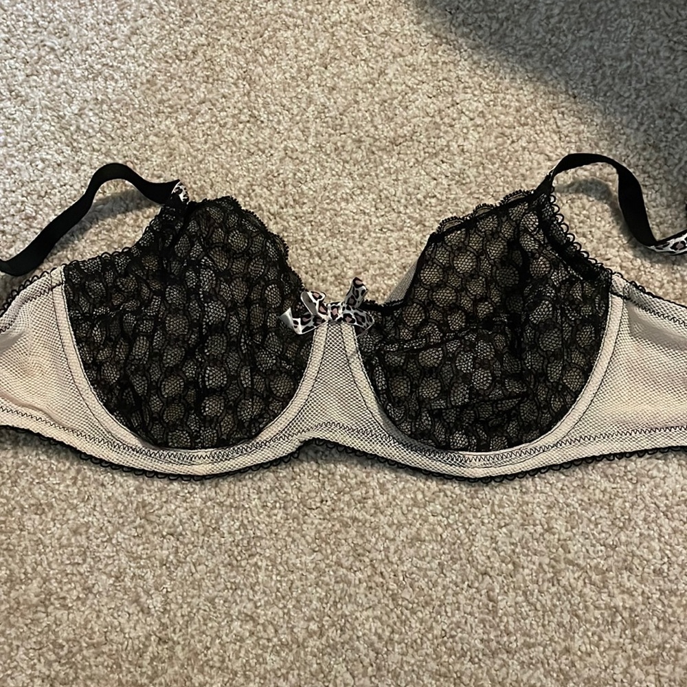 Size 36d cream and leopard b. Temptd bra